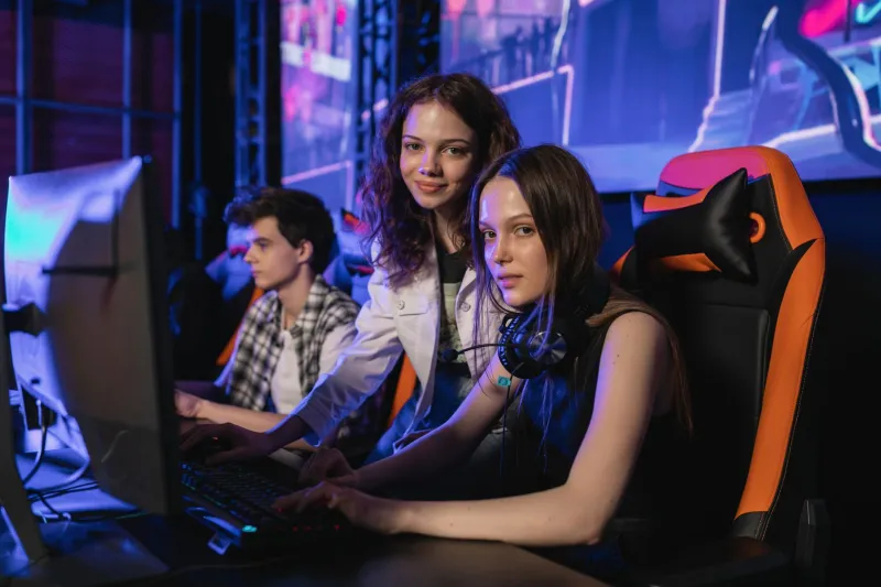 Living in Someone Else's Shadow: The Hidden Way Role Players Stay Stuck